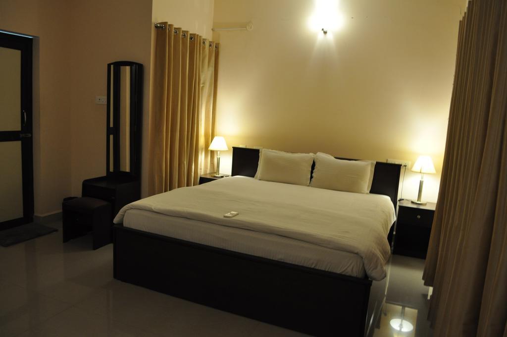 Jyothi Suites Tiruchirappalli Ngoại thất bức ảnh