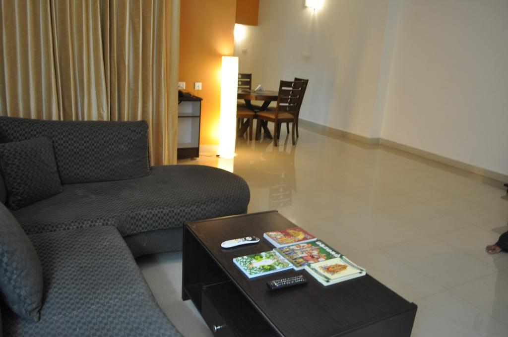 Jyothi Suites Tiruchirappalli Ngoại thất bức ảnh